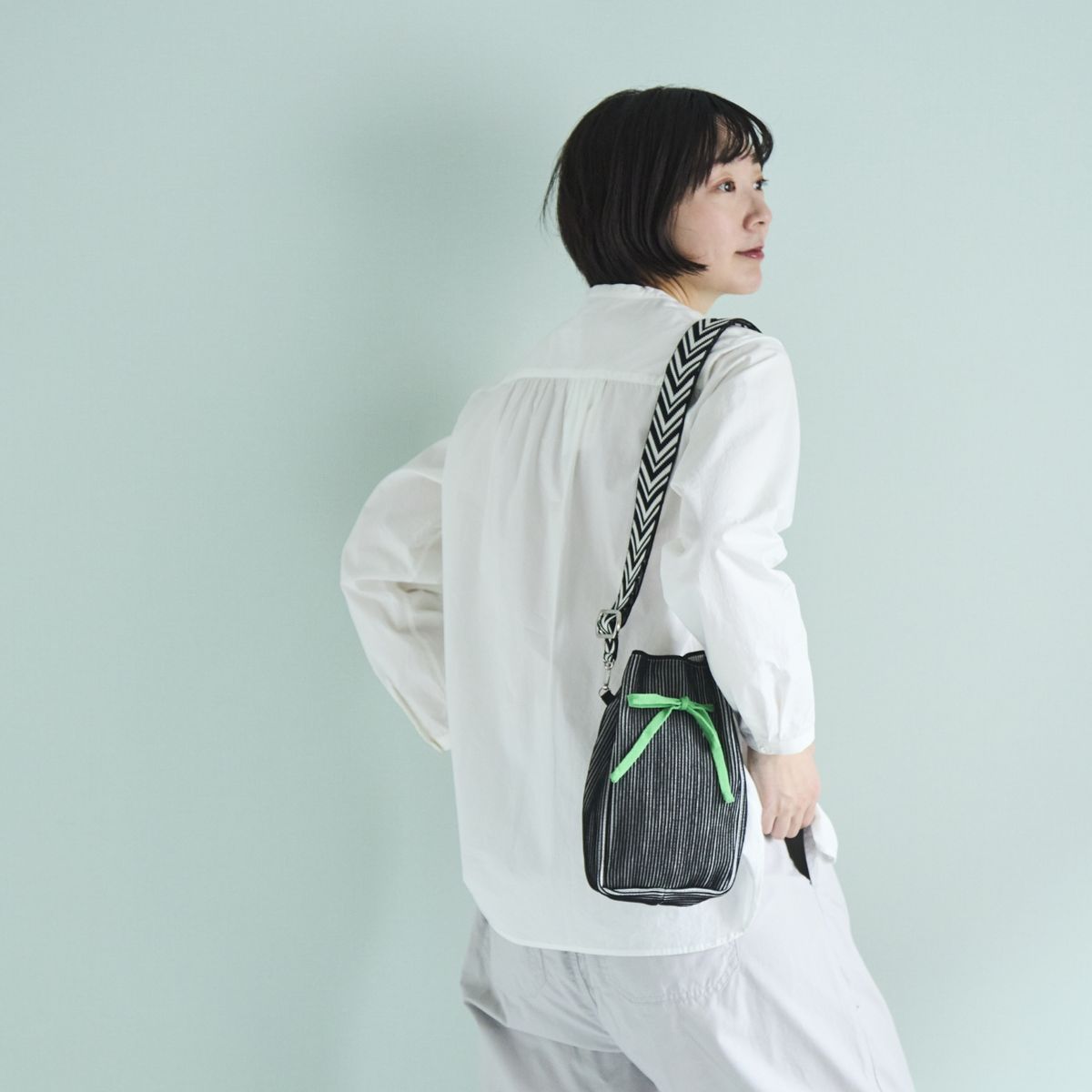 TRICOTE/RIB POUCH BAG